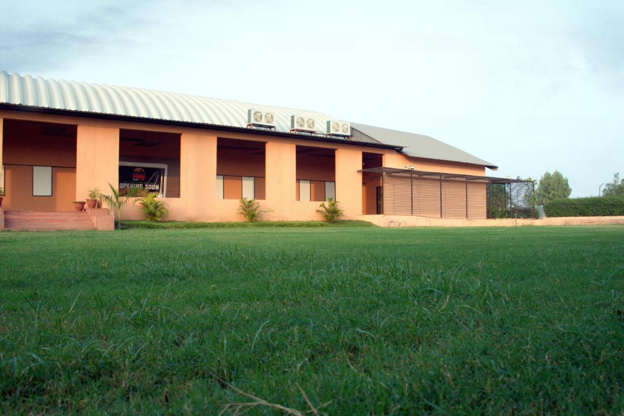 Santu Basil - An Eco Resort בהבנגאר מראה חיצוני תמונה